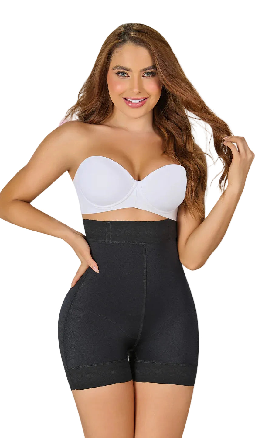 Short extra corto, talle extra alto, con refuerzo abdominal SXA0216 de Fajas M&D®